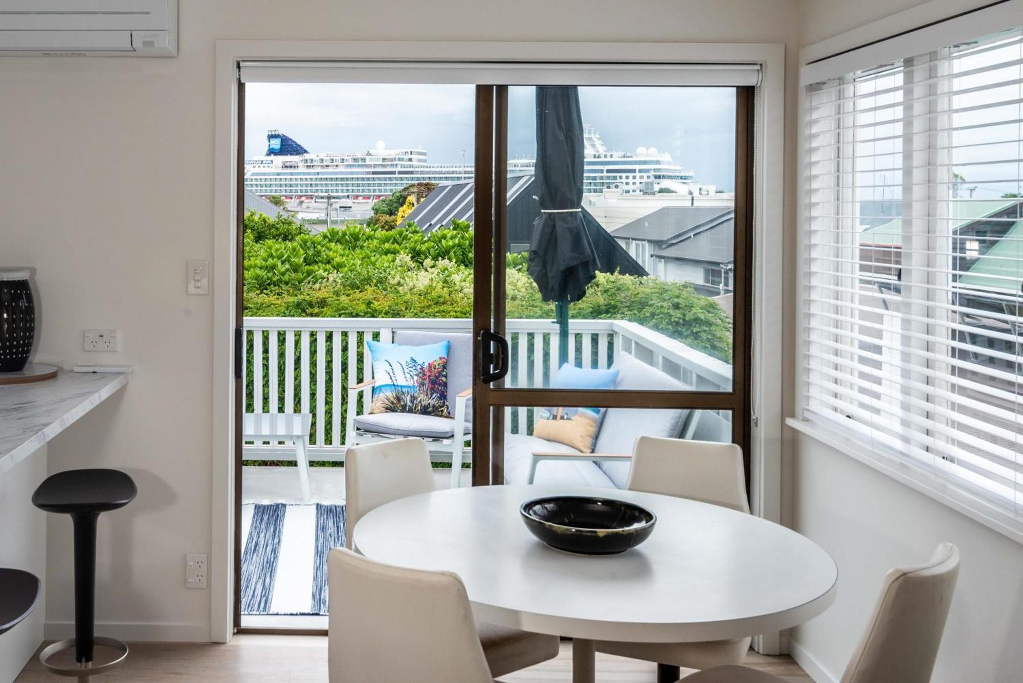 Awesome Beach House On Oceanview Road Mount Maunganui Kültér fotó
